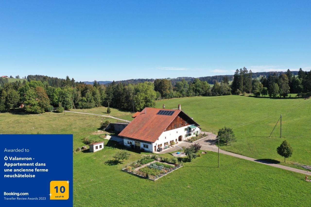 O Valanvron - Appartement Dans Une Ancienne Ferme Neuchateloise La Chaux De Fonds Exteriér fotografie